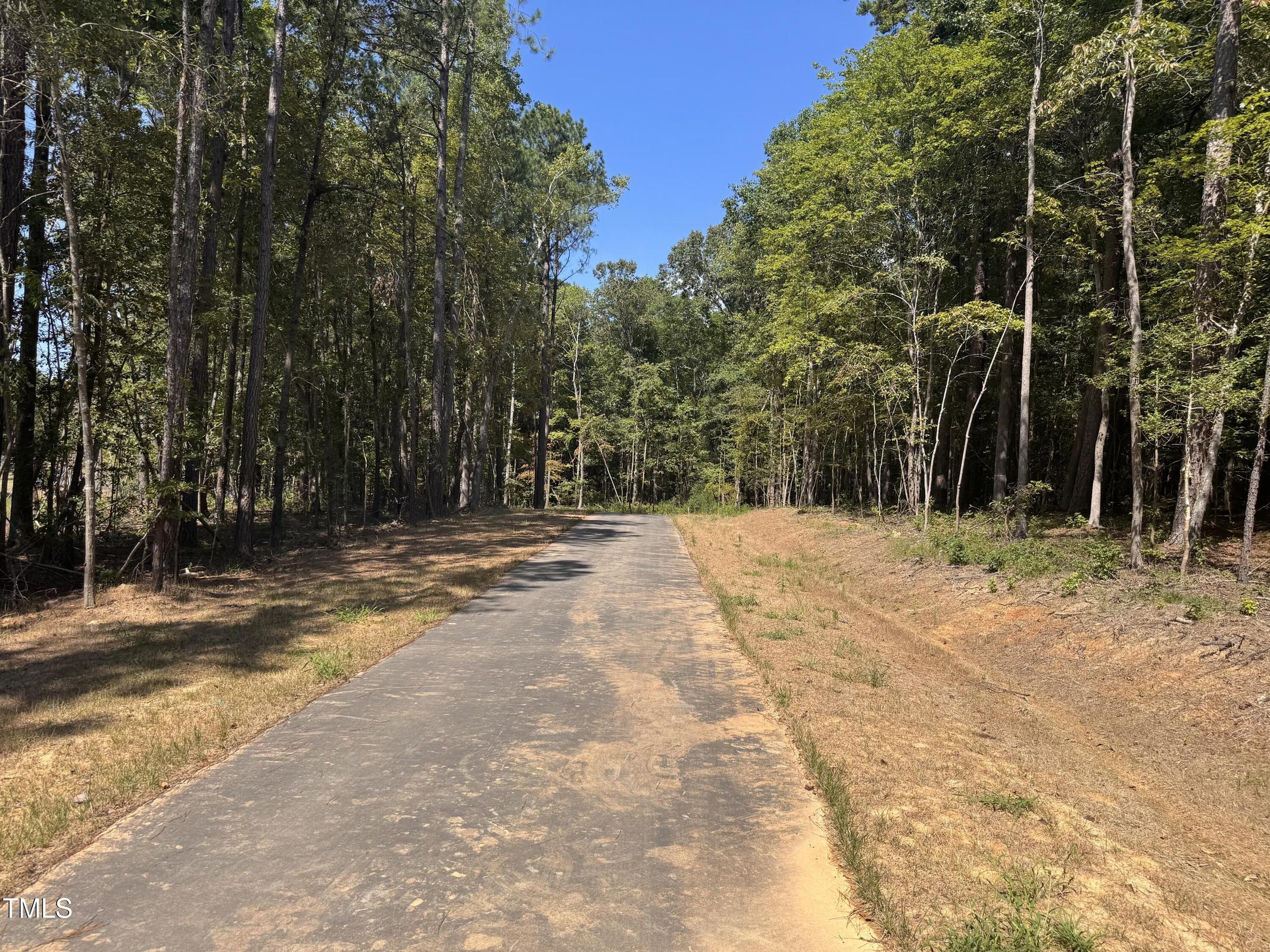 Anfield Estates Homesite 7 private driveway